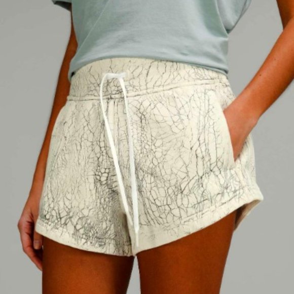 Lululemon Inner Glow High-Rise Short 3" - Picture 1 of 6